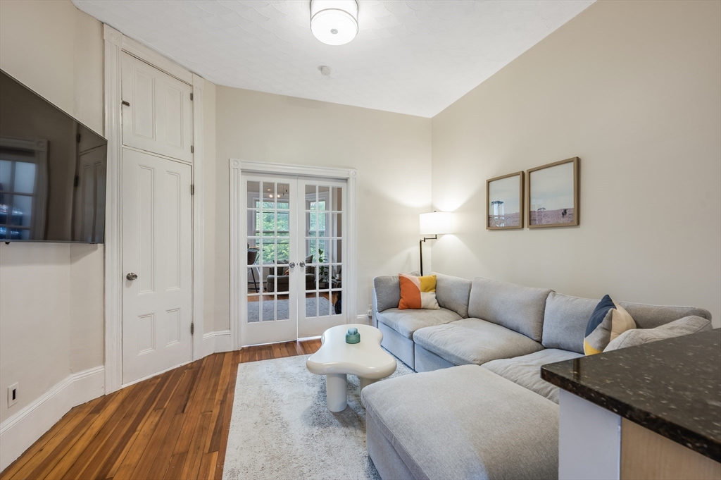 805 E 4th St, South Boston