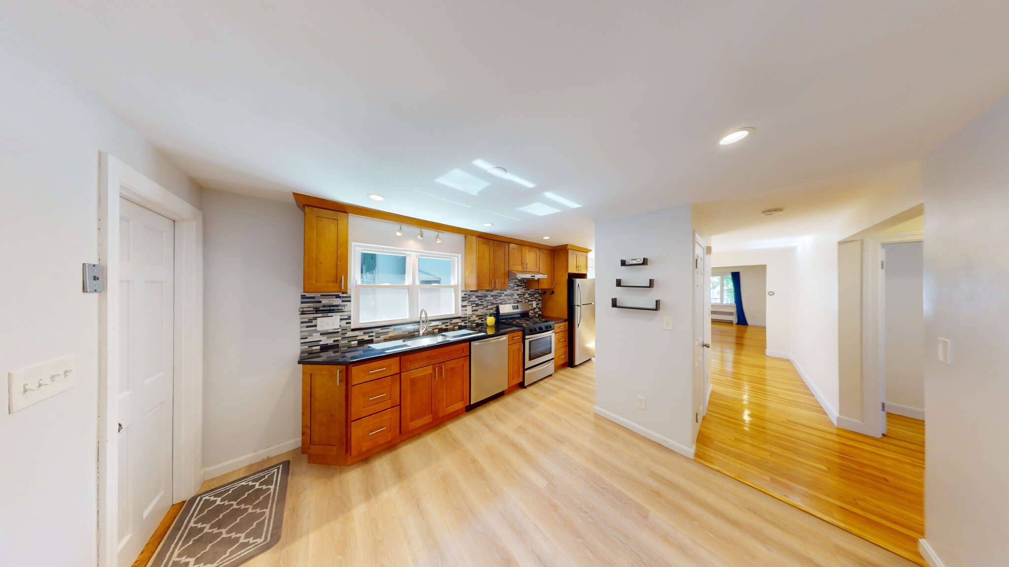 14 Louise Rd, Chestnut Hill