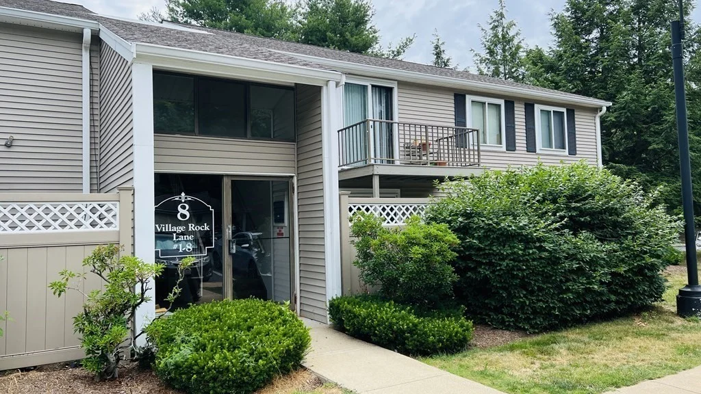 8 Village Rock Ln, Natick