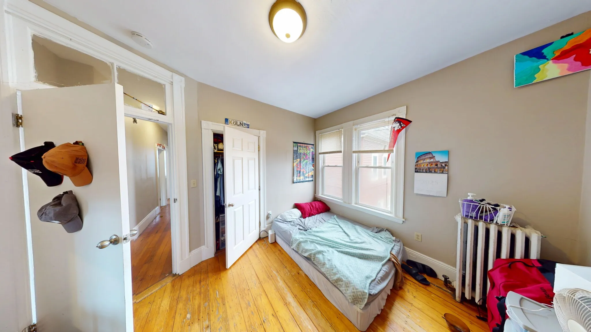 8 Sunset St, Mission Hill