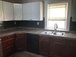 40 London St, Lowell