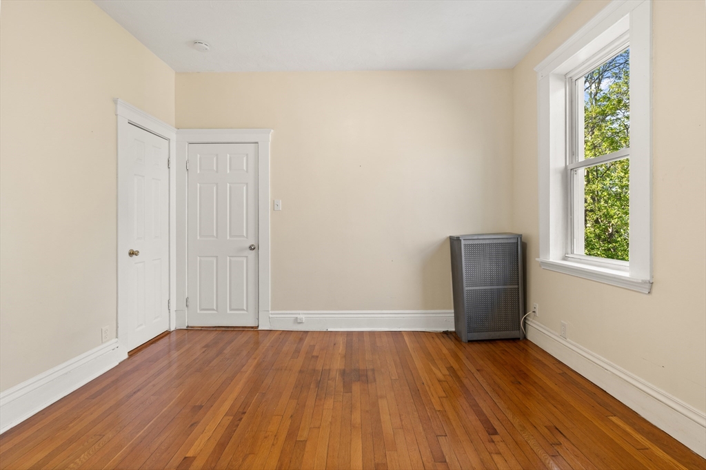 86 Winthrop St, Roxbury