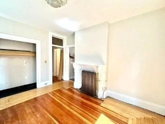 61 Monument Ave, Charlestown