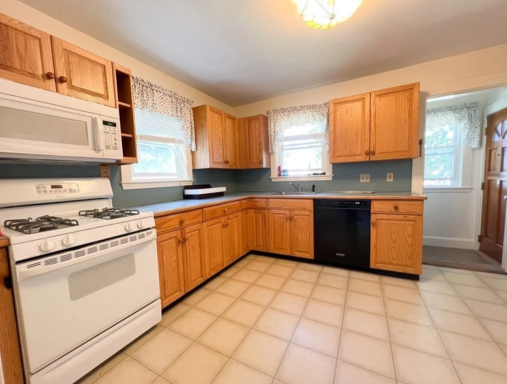 15 Ledyard, Wellesley