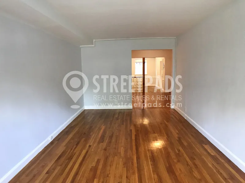 1157 Beacon St, Longwood