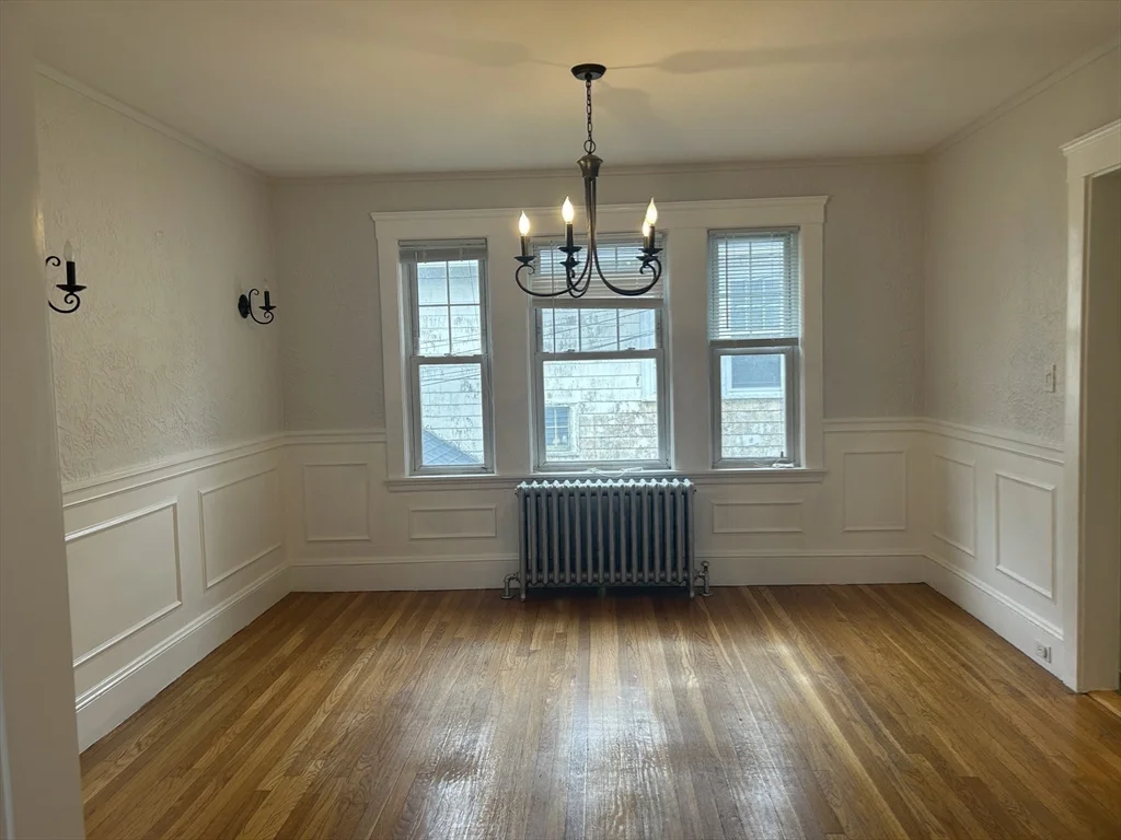 4 Harvard Rd, Belmont