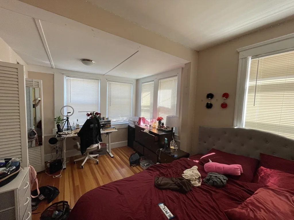 115 Browne St, Coolidge Corner