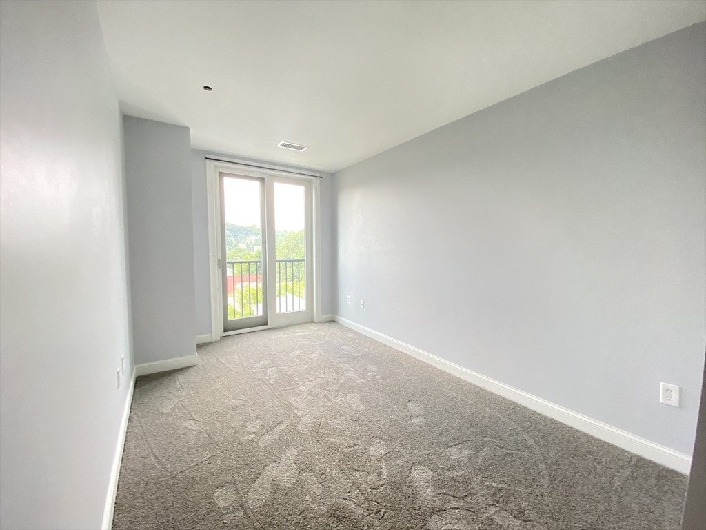 327 Centre St, Jamaica Plain