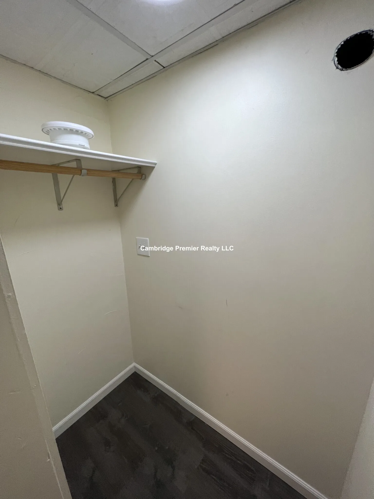 10 Wallace St, Tufts