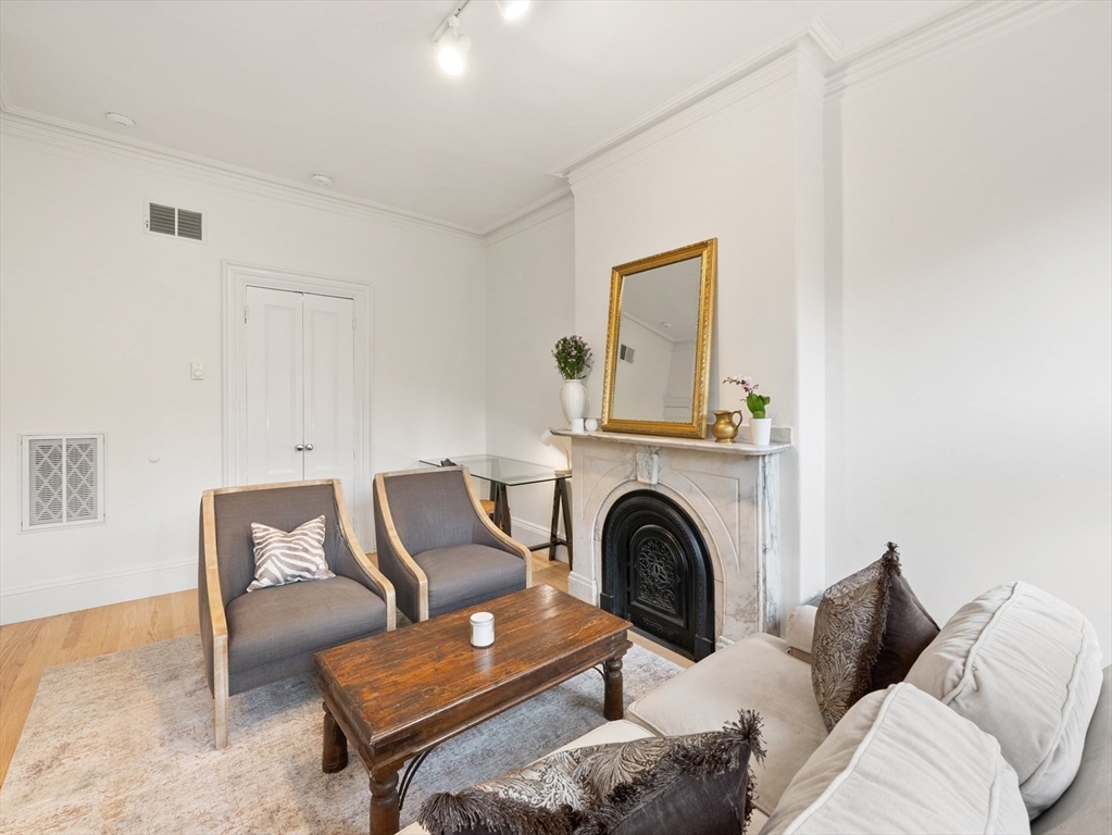 52 Clarendon St, South End