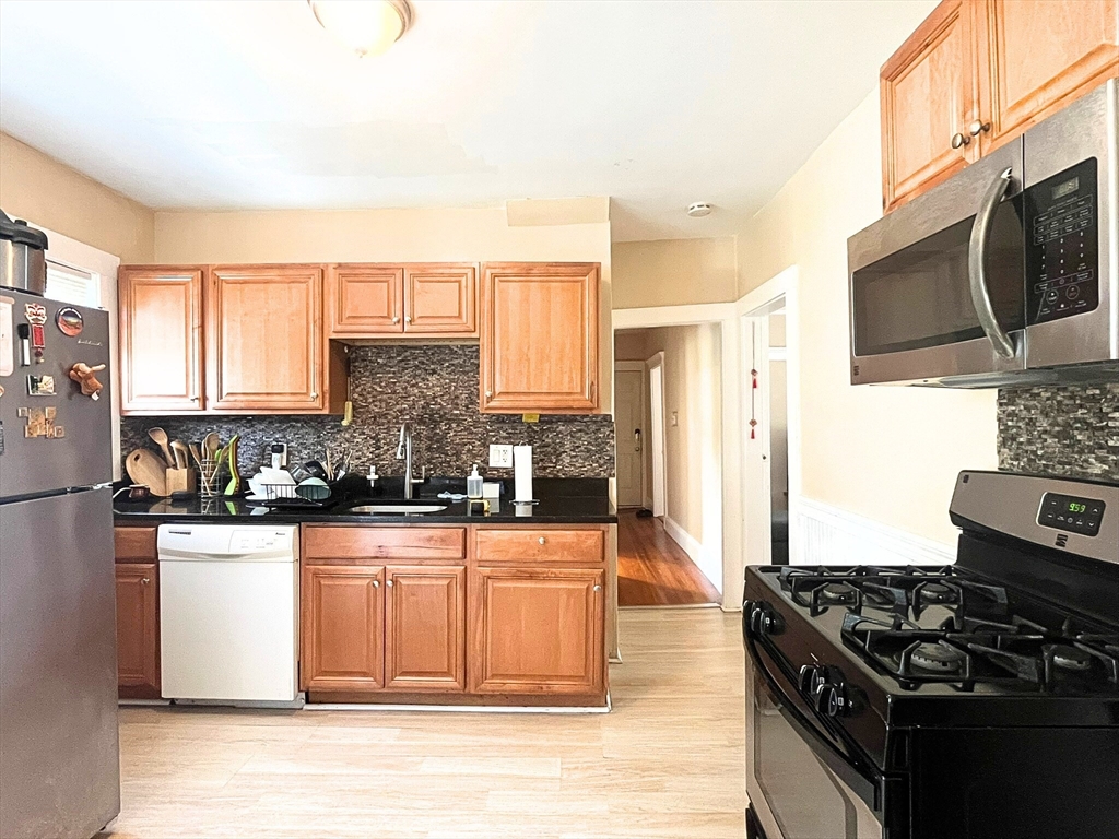 3907 Washington St, Jamaica Plain