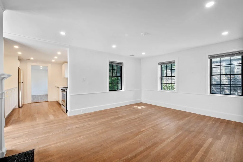 61 Front St, Old Town