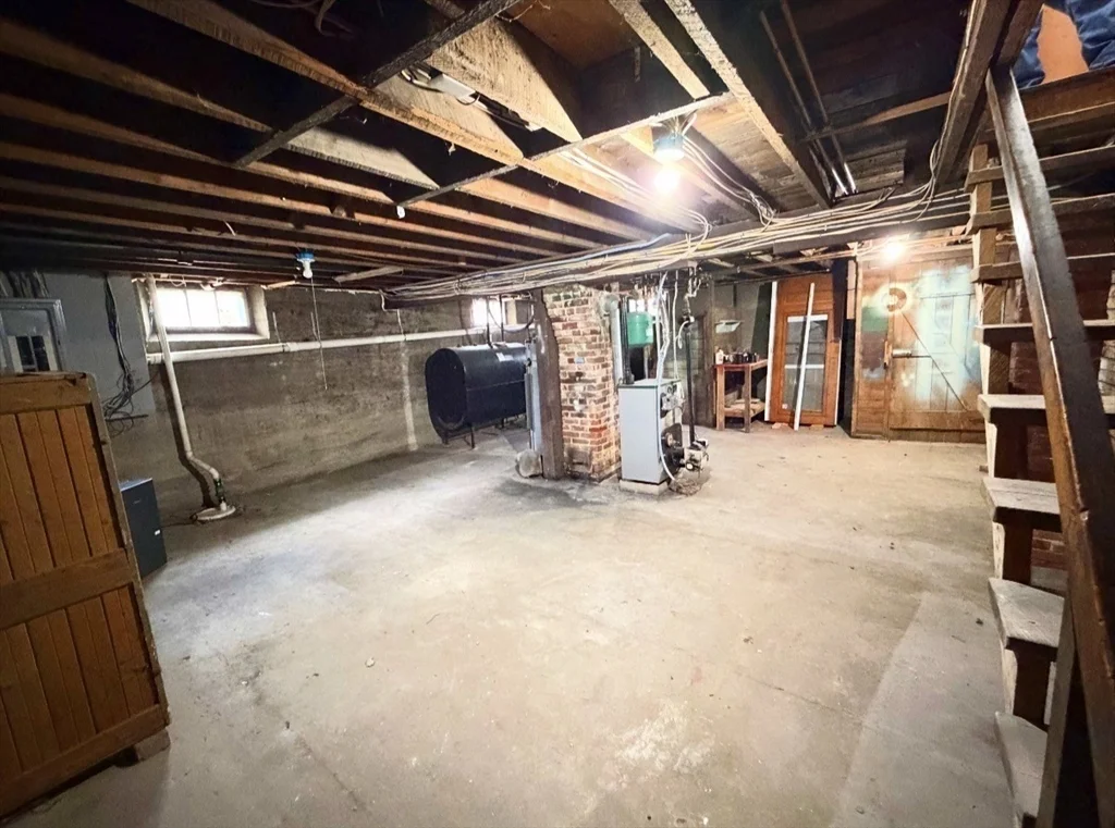 38 A St, West Warren