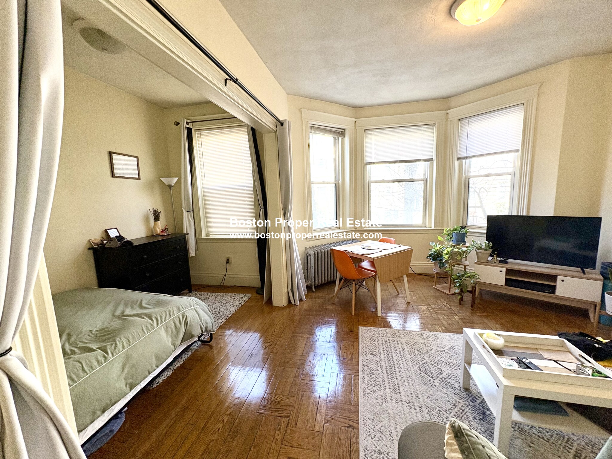 28 Queensberry St, Fenway