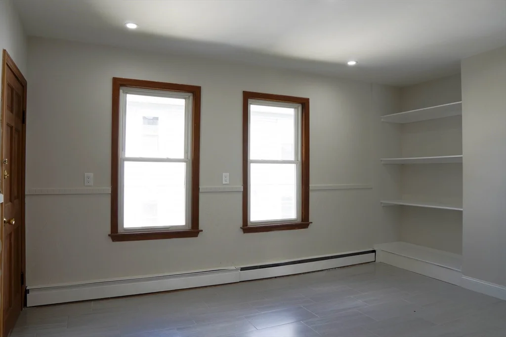 97 2nd St, North Andover
