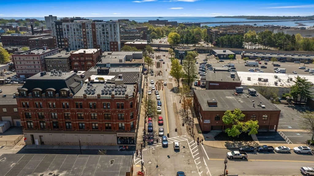 64 Market, Lynn