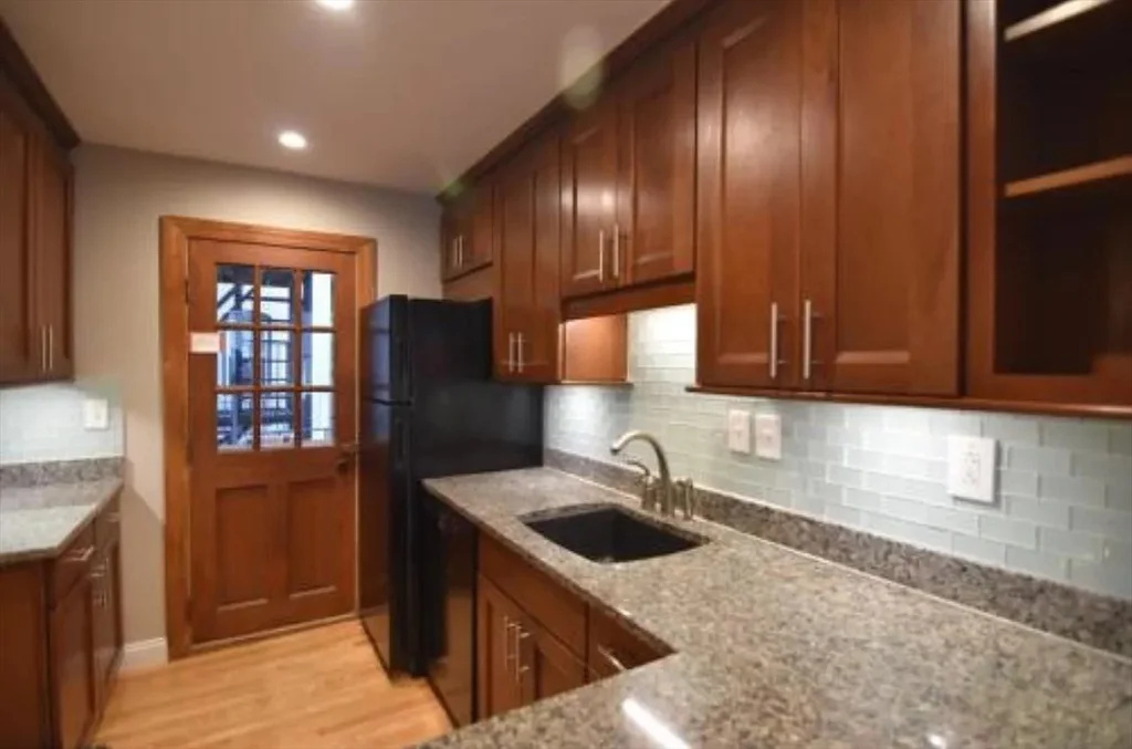 84 Gordon St, Allston