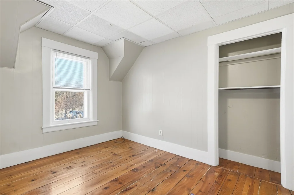 29 Allen St, Gardner