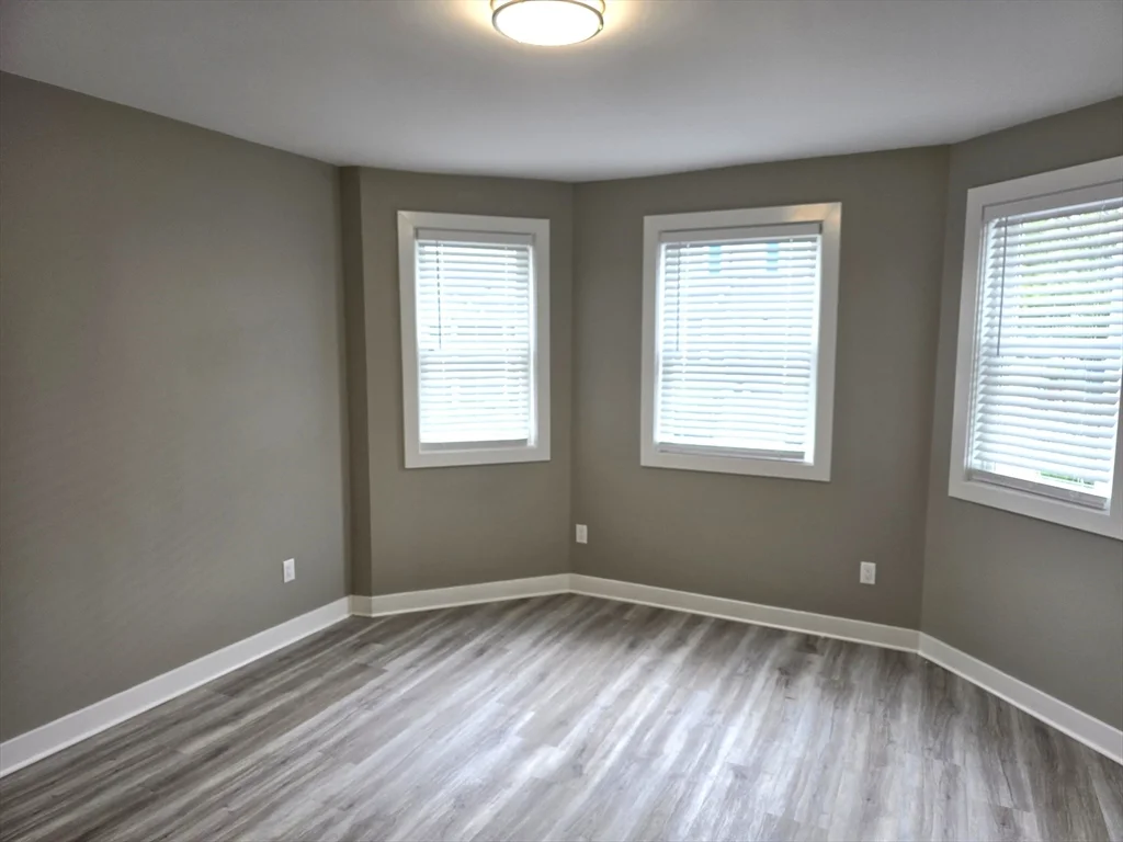 39 Fiske St, Waltham
