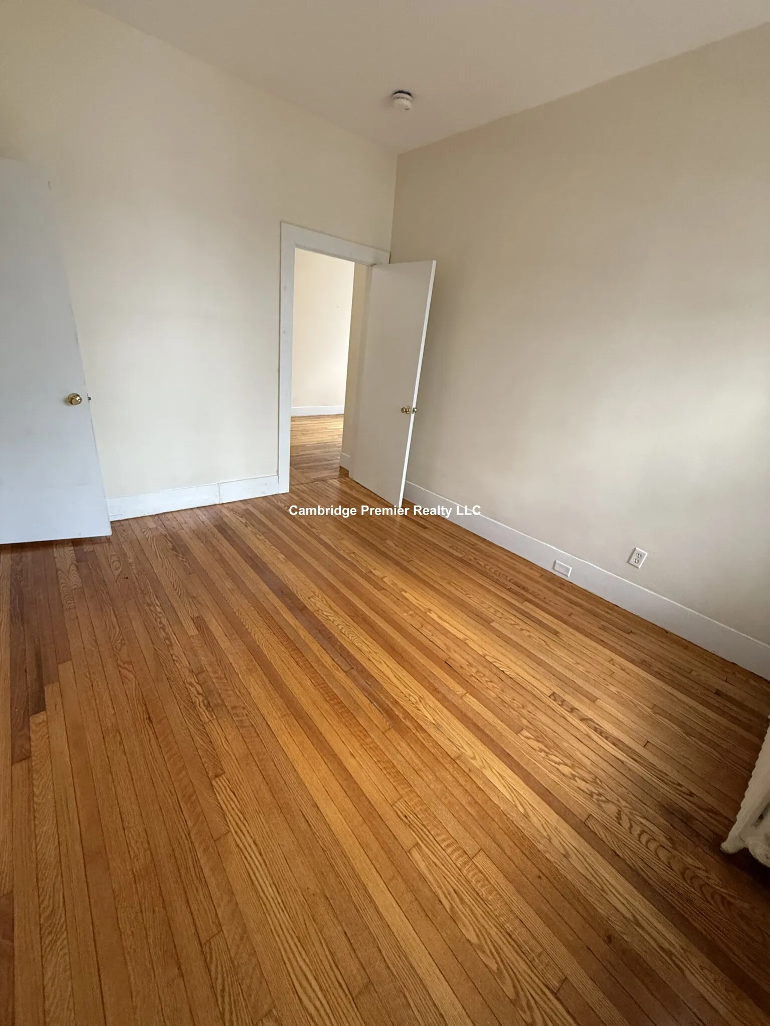 891 Massachusetts Ave, Mid-Cambridge