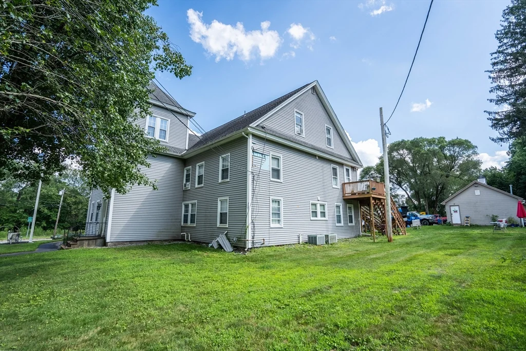 85 E Main, West Brookfield