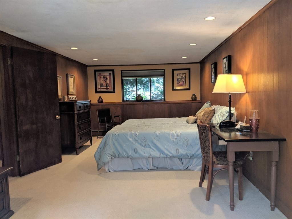 11 Renee Ter, Newton