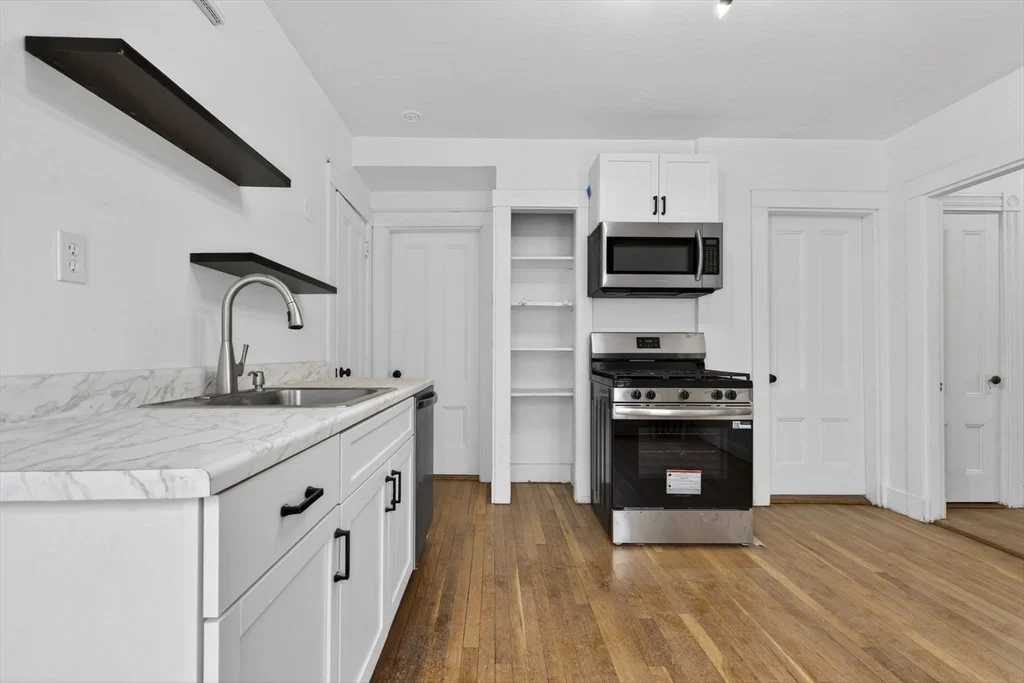 166 Elliot St, Newton Upper Falls