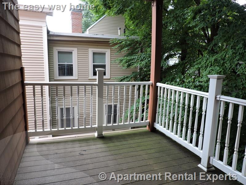 32 Speridakis Ter, Central Square