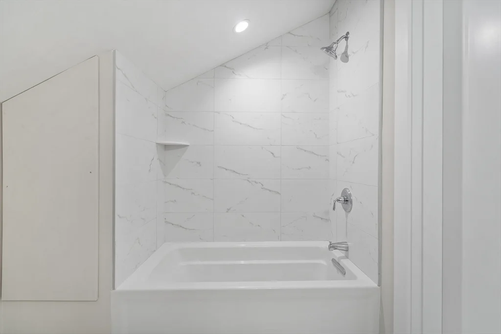 186 Bedford St, Lexington