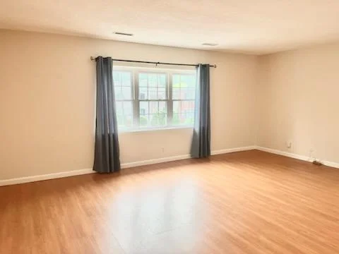 31 Lake Shore Ct, Brighton