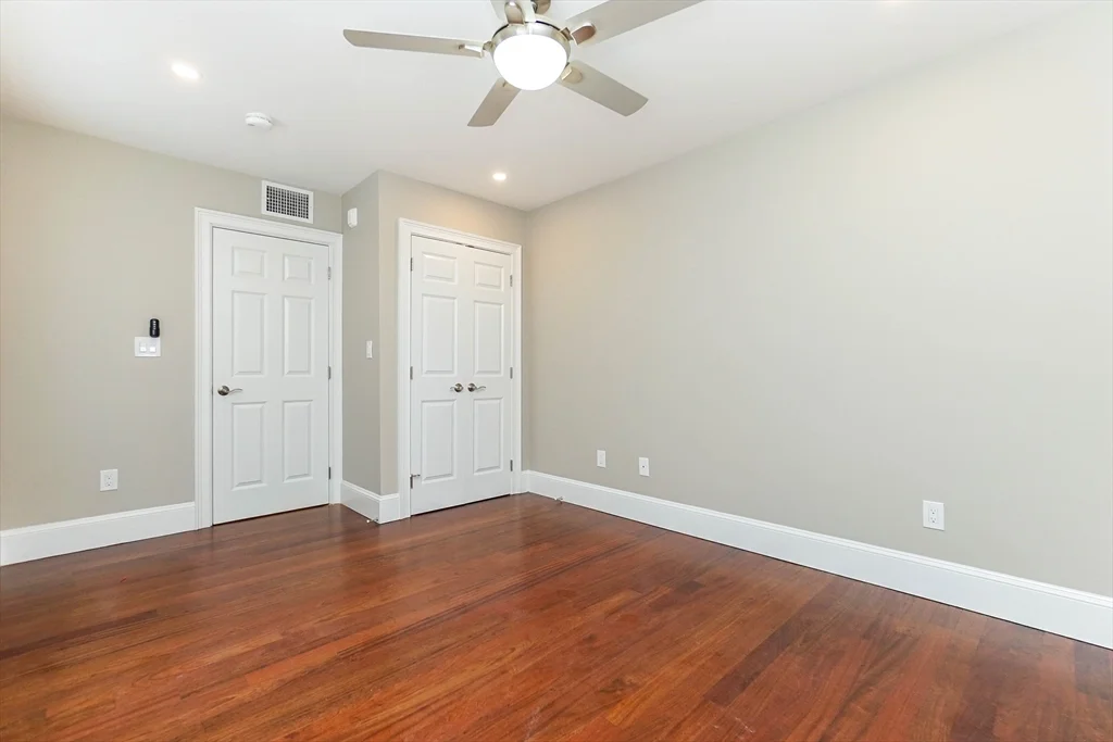 120 W 7th St, South Boston