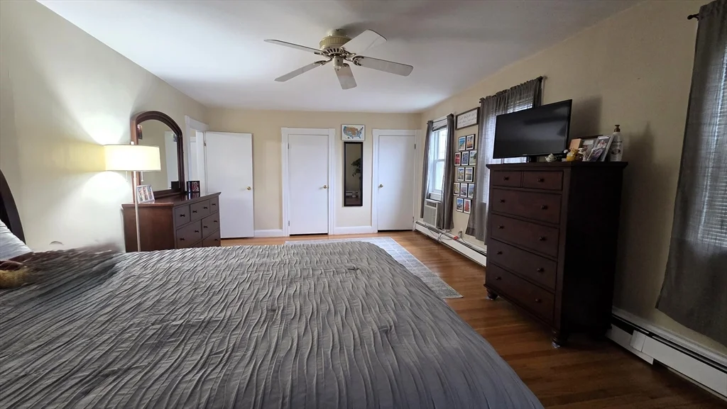 698 Church St, Whitinsville
