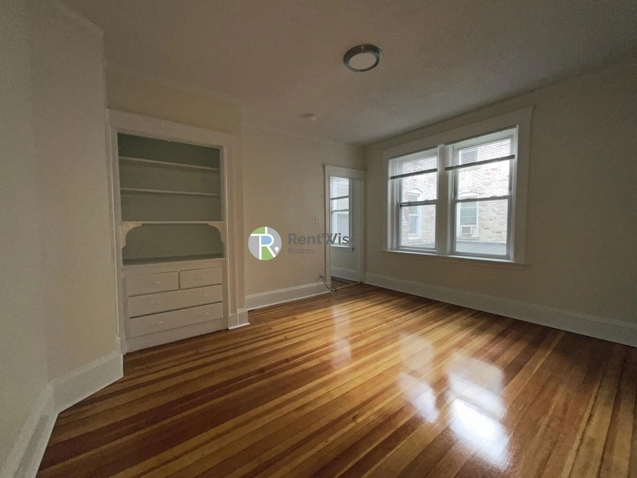 6 Barrows St, Allston