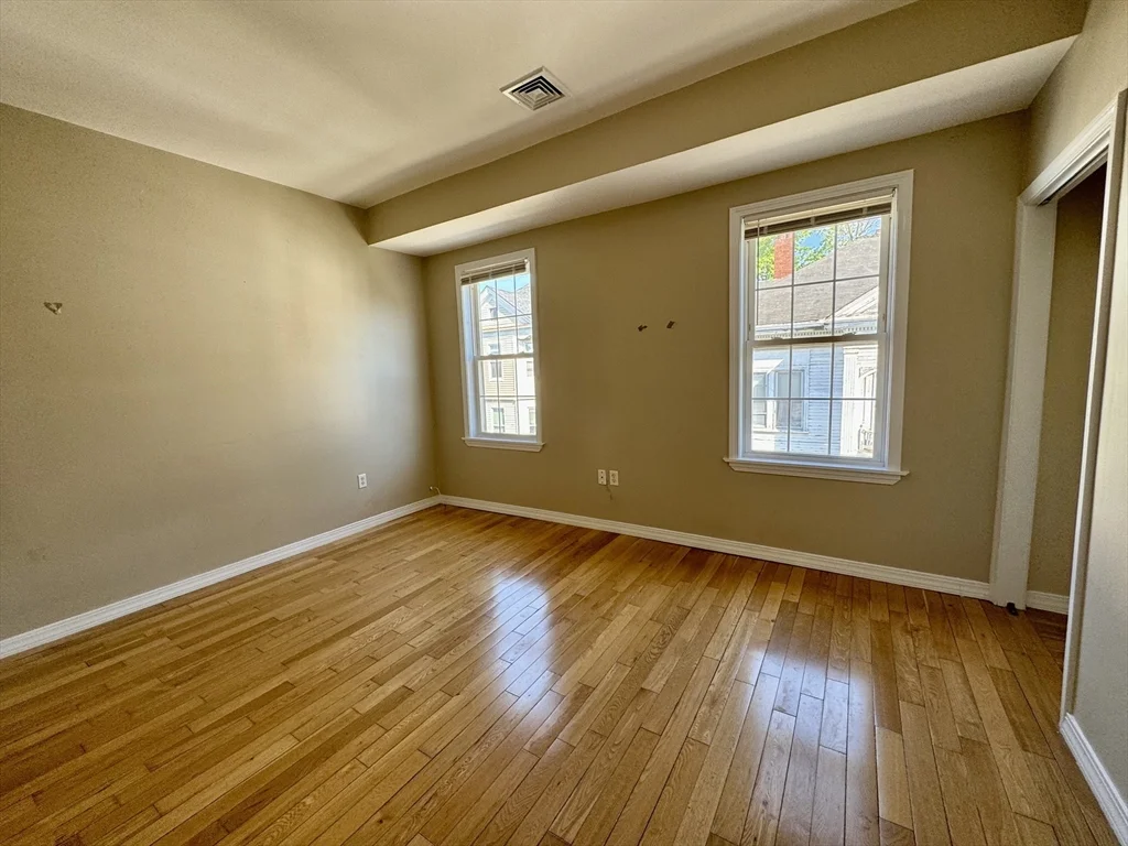 22 Elmore St, Roxbury