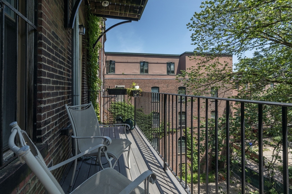 1662 Washington, South End