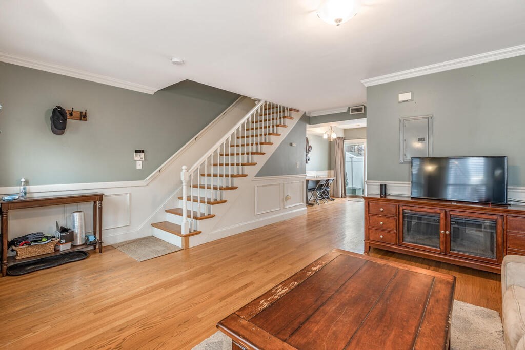 16 Roseclair St, Dorchester