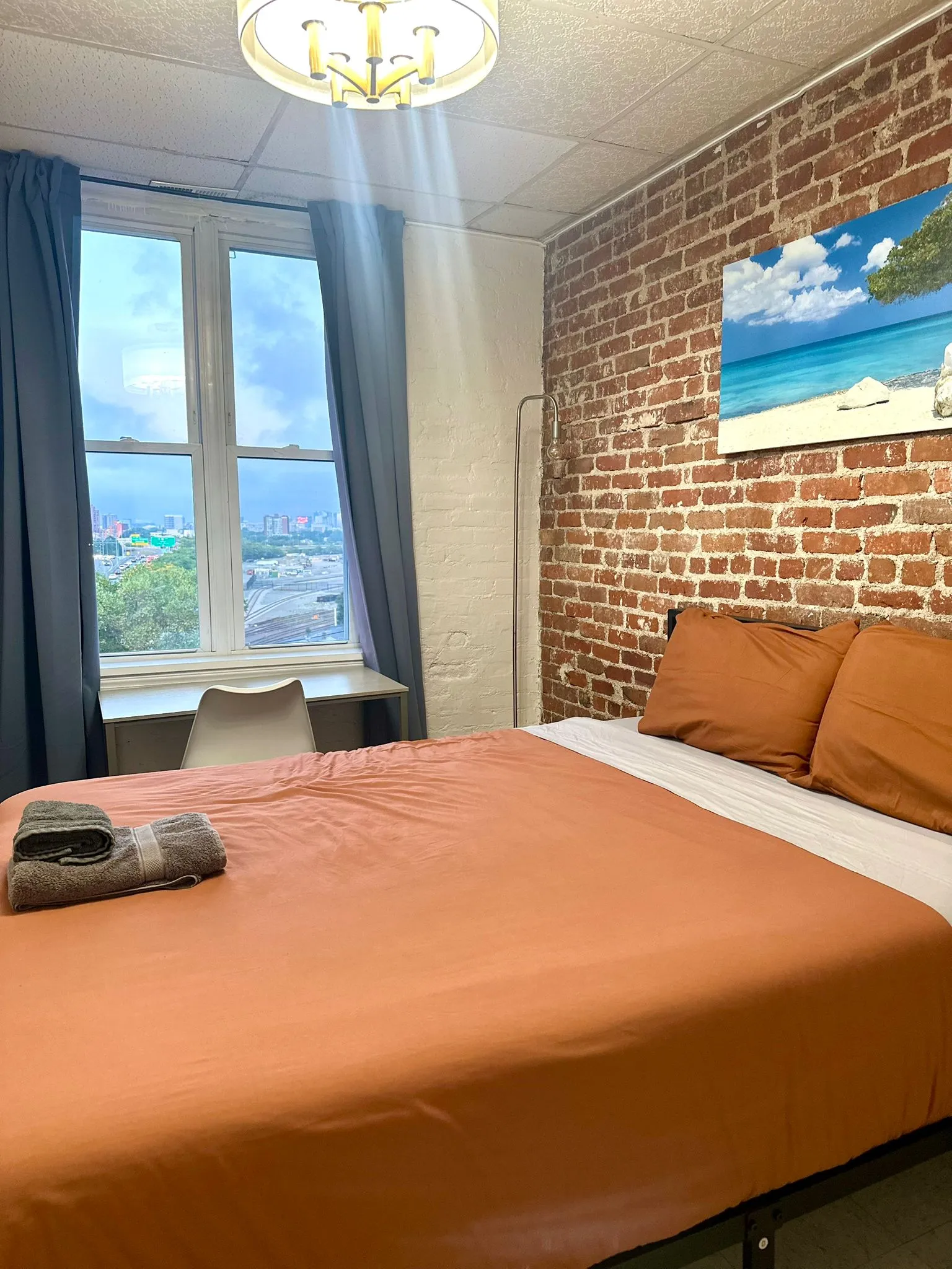 7 Linden St, Allston