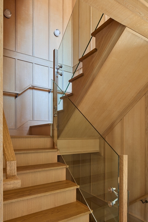 201.5 Lakeview Ave, West Cambridge