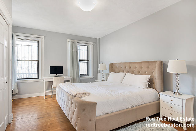 1038 Beacon St, Brookline