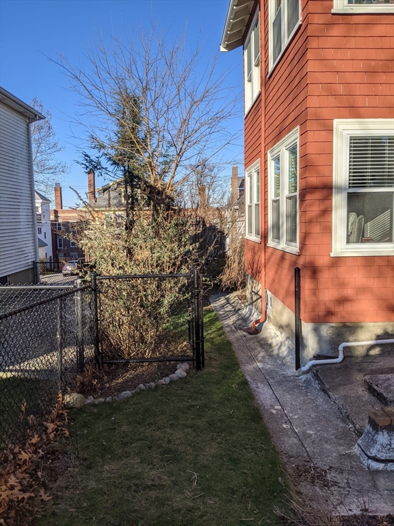 15 Sunset Rd, Watertown