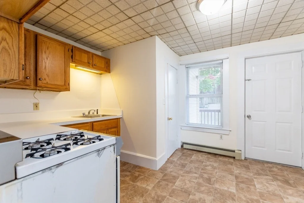19-1 Spring St, Stoneham