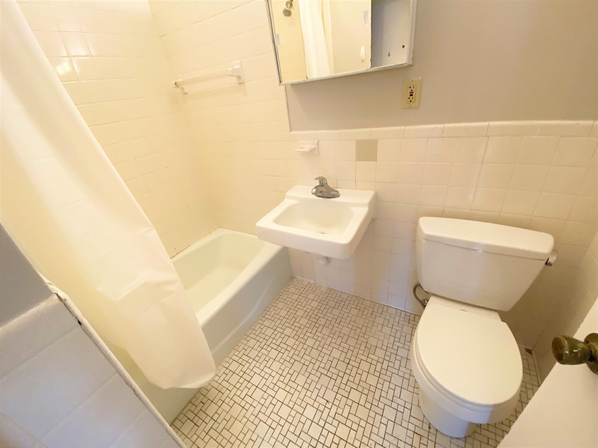 9 Elmer St, Riverside