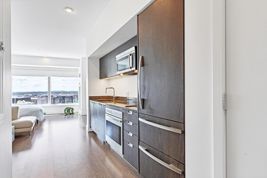 110 Stuart St, Downtown