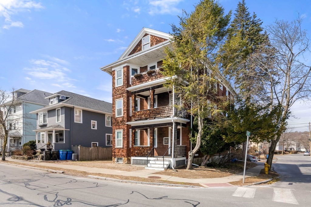 172 Beech St, Belmont