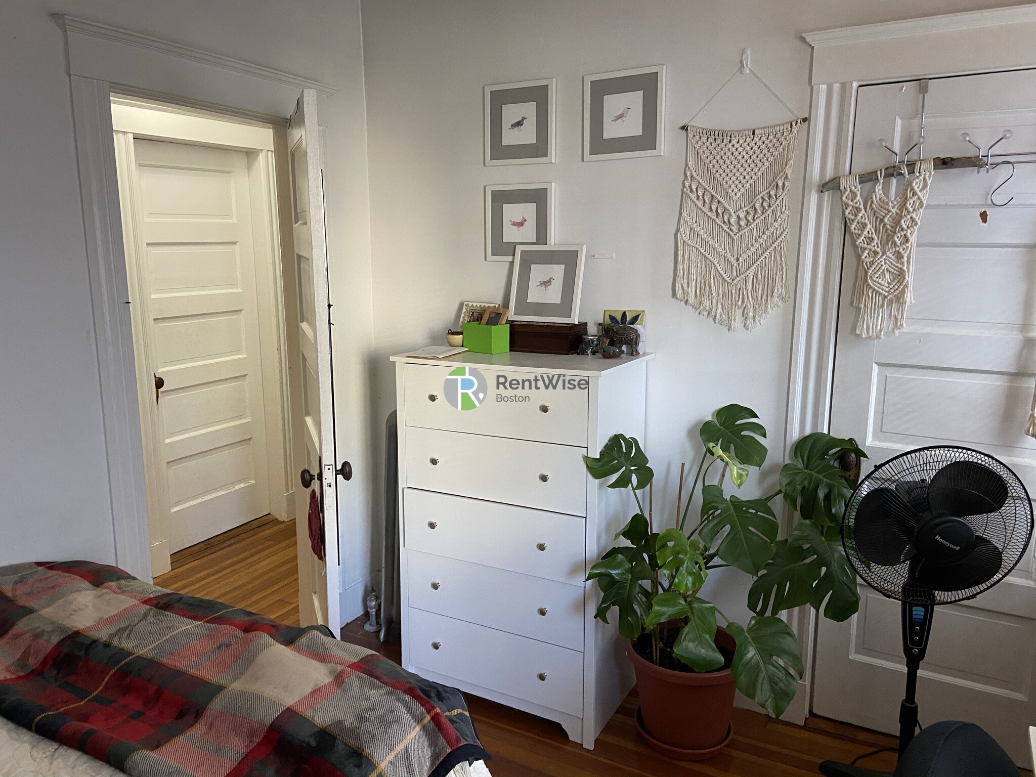 10 Cambridge Ter, Neighborhood Nine