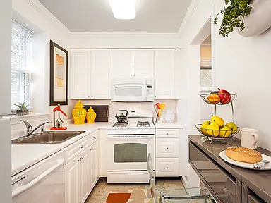 2 bed, 1 bath apartment for rent at 169 Gerry Rd Unit 2Med, Chestnut Hill — photo 4 of 4