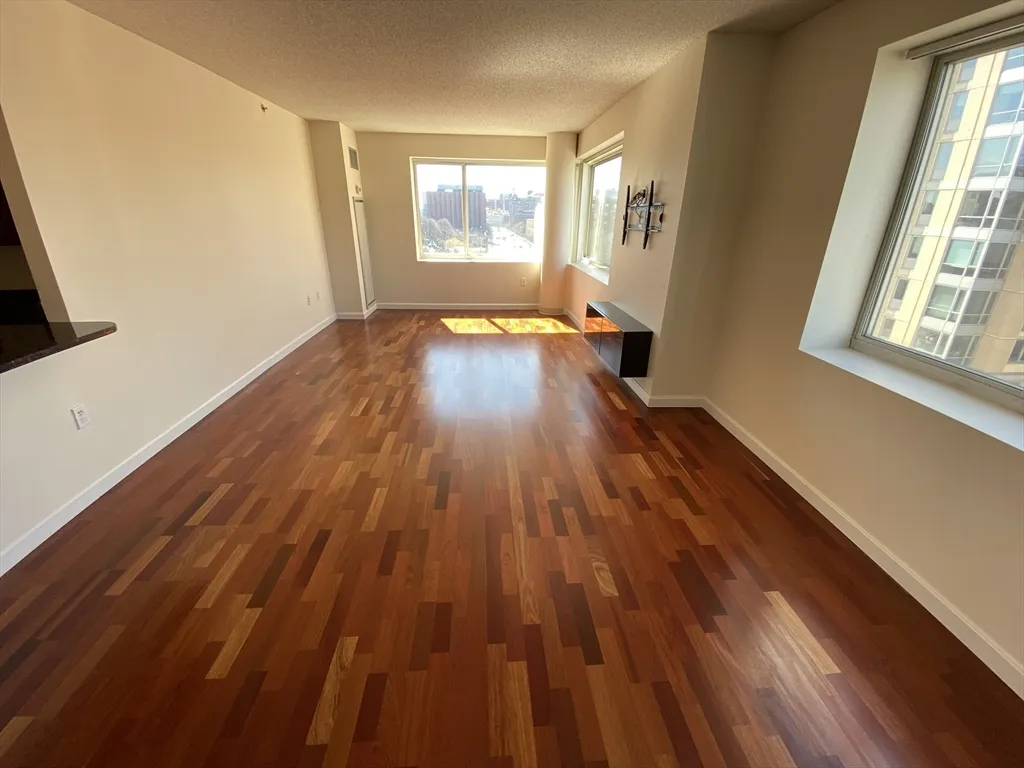 8 Museum Way, East Cambridge