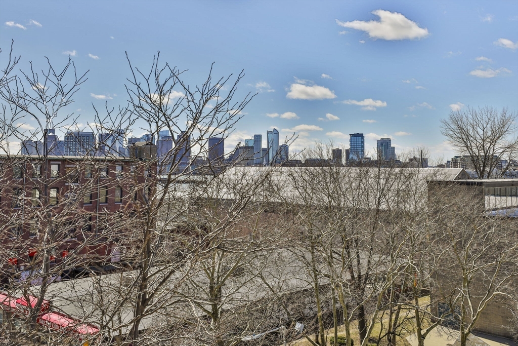 301 Border St, East Boston