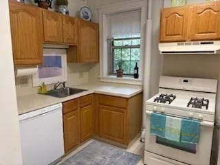 3 Concord Ave, Neighborhood Nine