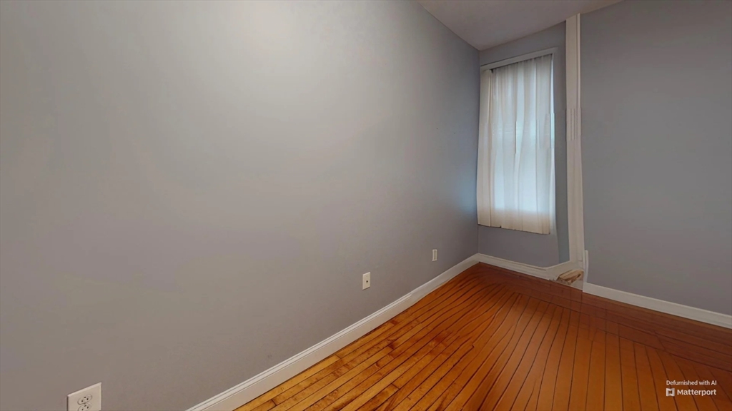 330 1/2 E St, South Boston